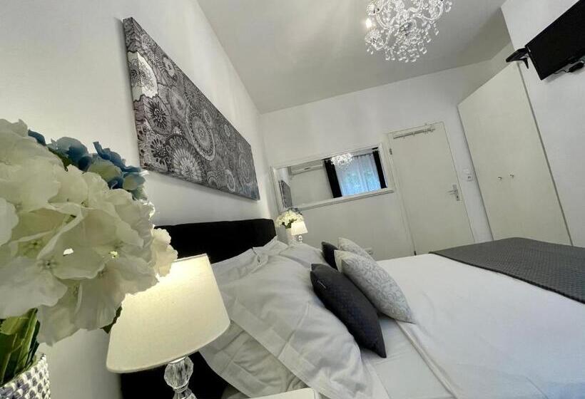 펜션 Central Square Guest House