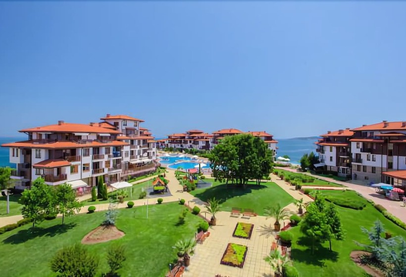 Saint Thomas Apart Complex