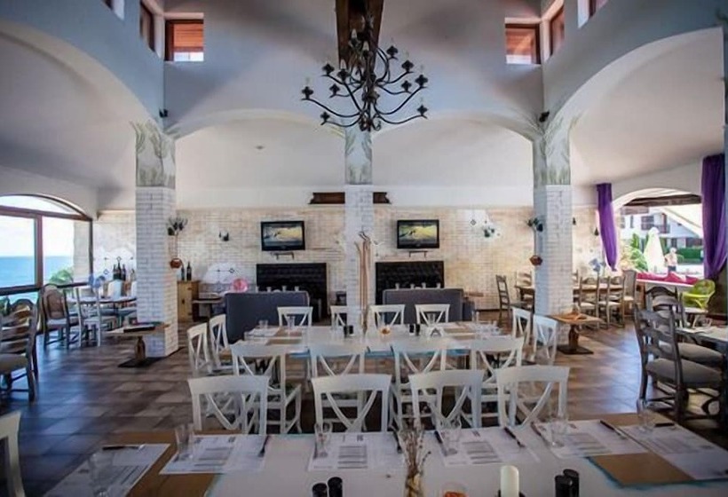 Saint Thomas Apart Complex