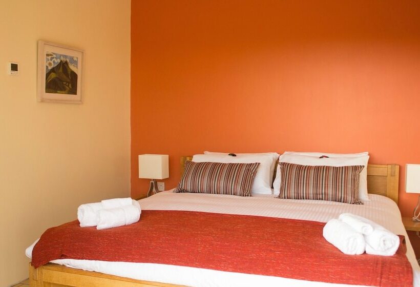 مبيت وإفطار Blue Door House