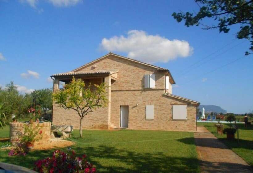 مبيت وإفطار Casale Papa