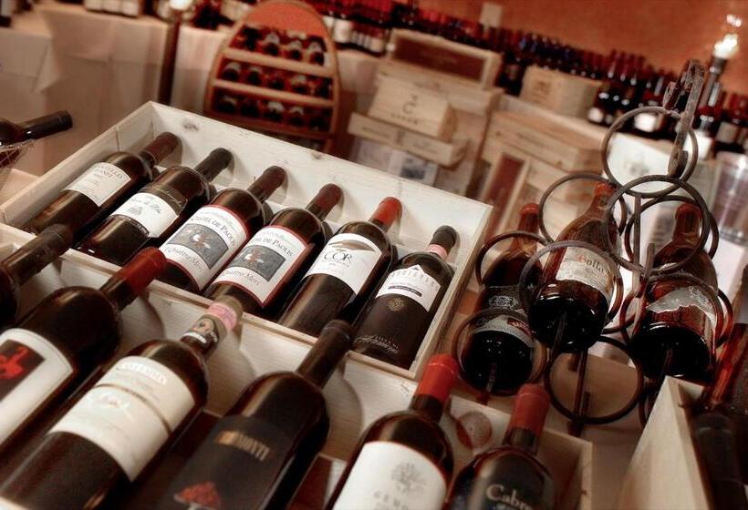 פונדק Altamarea Residence & Family