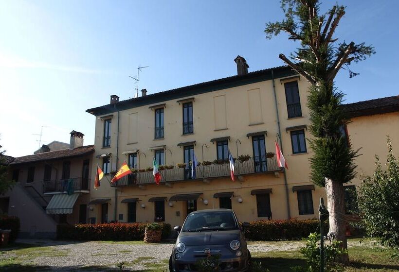 فندق فئة نجمة واحدة Duca Di Tromello