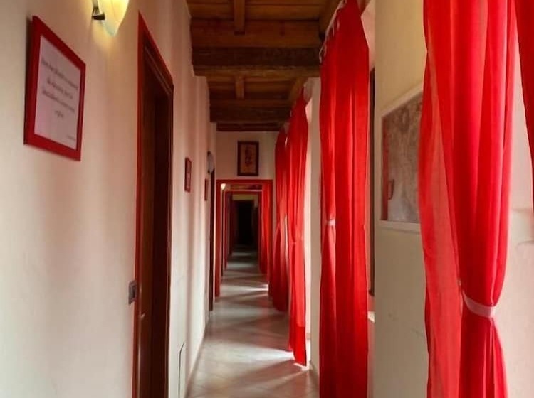 فندق فئة نجمة واحدة Duca Di Tromello