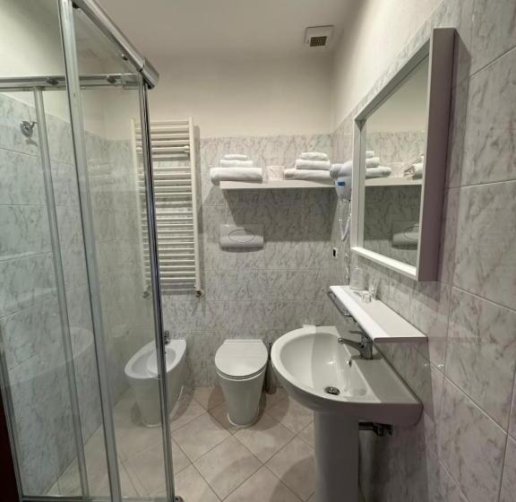 فندق فئة نجمة واحدة Duca Di Tromello