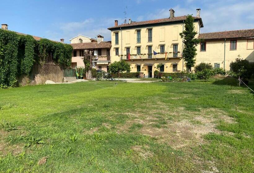 فندق فئة نجمة واحدة Duca Di Tromello