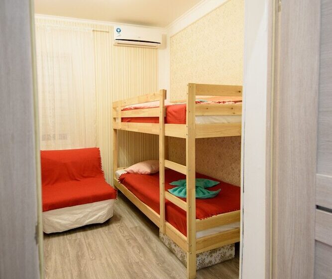 Hostel Svoi