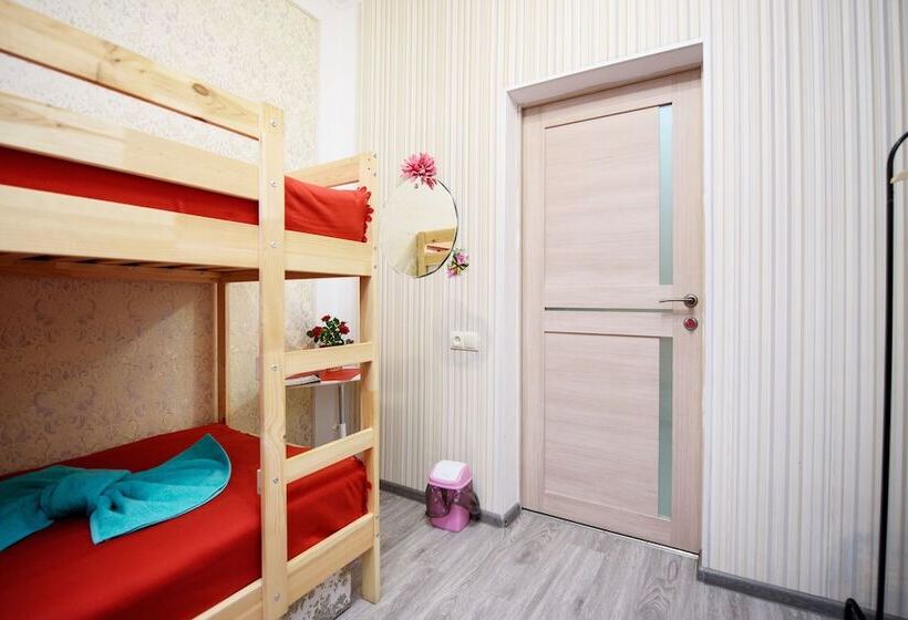 Hostel Svoi