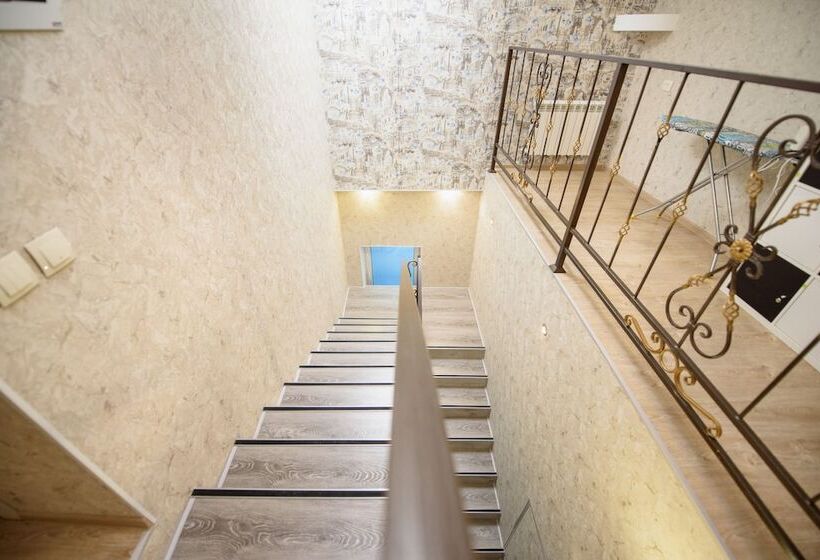 Hostel Svoi
