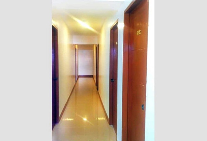 هتل Bakasyunan Inn Laoag