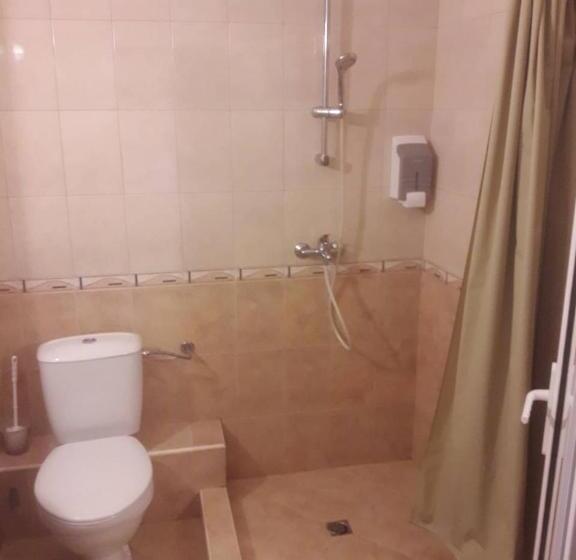 בית מלון כפרי Black Sea   Breakfast, Pool & Free Parking