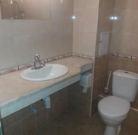 בית מלון כפרי Black Sea   Breakfast, Pool & Free Parking