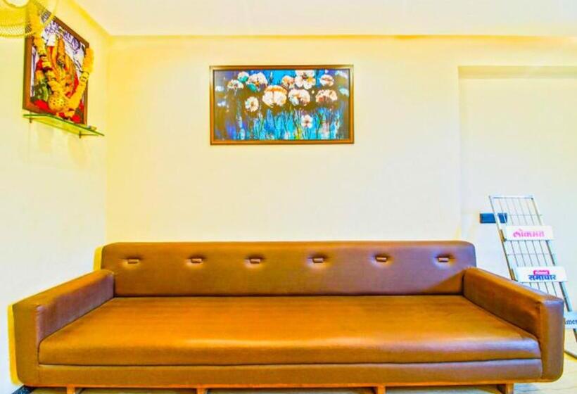 ホテル Deepali Executive