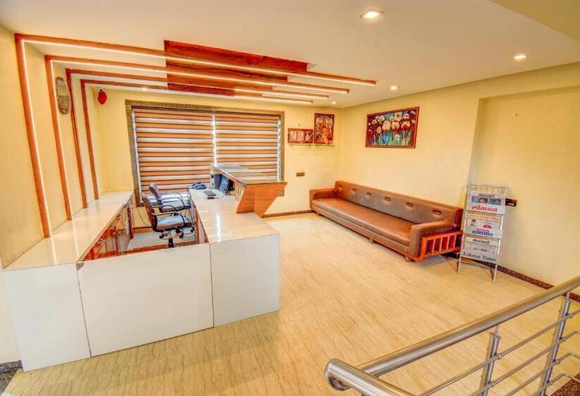 ホテル Deepali Executive