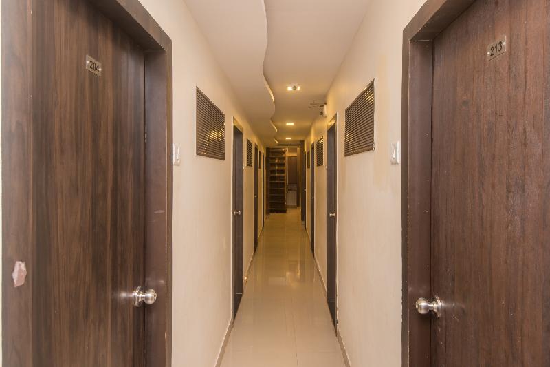 Отель Golden Nest By Oyo Rooms