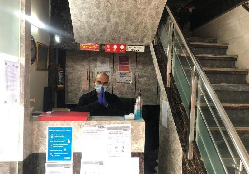 Отель Golden Nest By Oyo Rooms