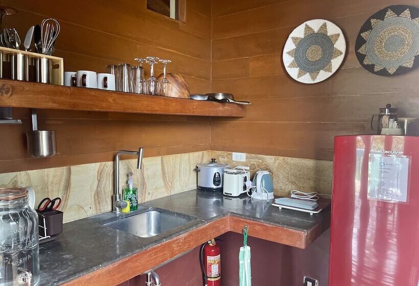 هتل Lumbung Loft Villas At Karuna El Nido