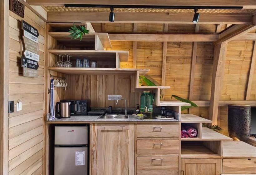 هتل Lumbung Loft Villas At Karuna El Nido