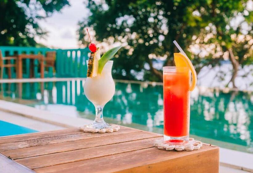 هتل Lumbung Loft Villas At Karuna El Nido