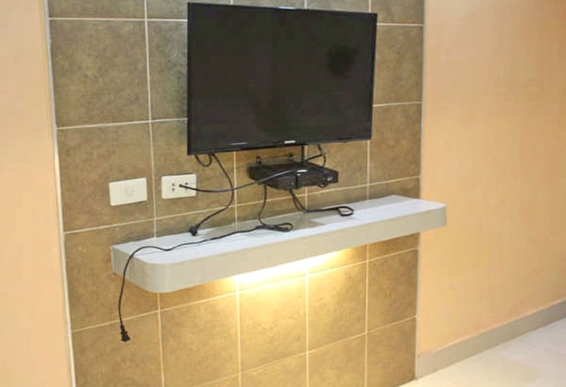 هتل Mahal Kita Drive Inn