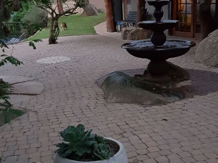 ホテル Oluchi Lodge