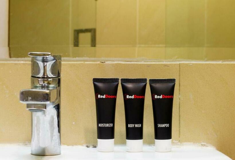 فندق Reddoorz Plus Near Stie Ykpn