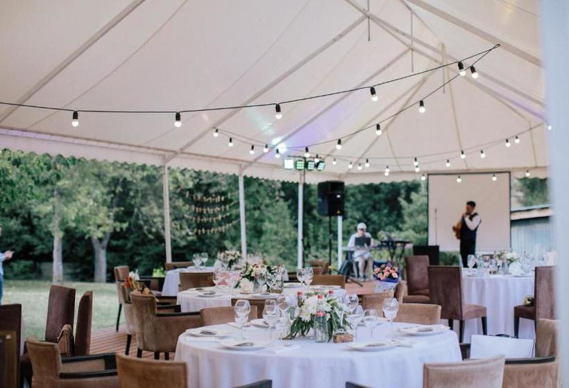 هتل Park Chalet Residence