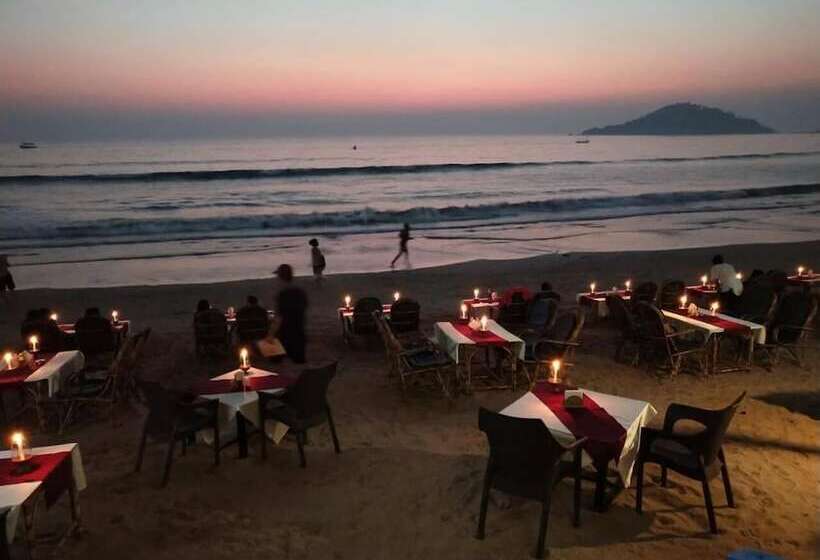 בית מלון כפרי Royal Touch Beach Huts