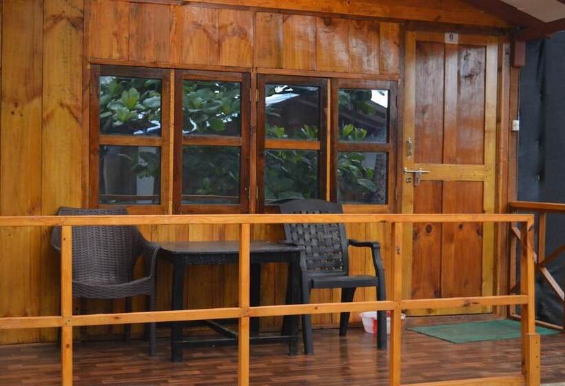 בית מלון כפרי Royal Touch Beach Huts