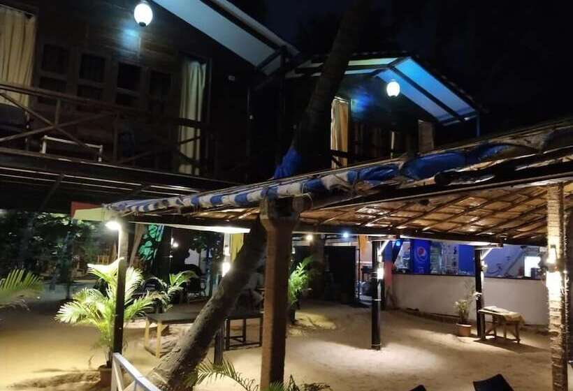 בית מלון כפרי Royal Touch Beach Huts