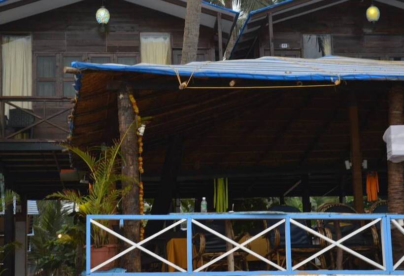 בית מלון כפרי Royal Touch Beach Huts