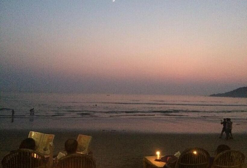 בית מלון כפרי Royal Touch Beach Huts