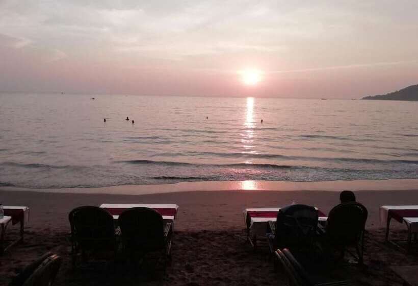 בית מלון כפרי Royal Touch Beach Huts