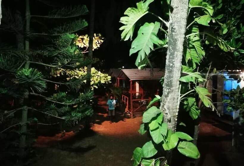 בית מלון כפרי Royal Touch Beach Huts