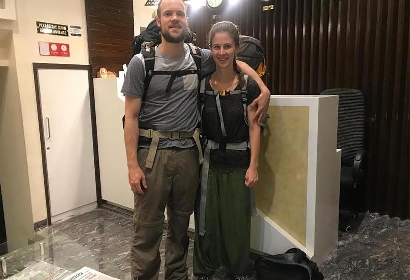 בית מלון כפרי Sea Grand  Colaba