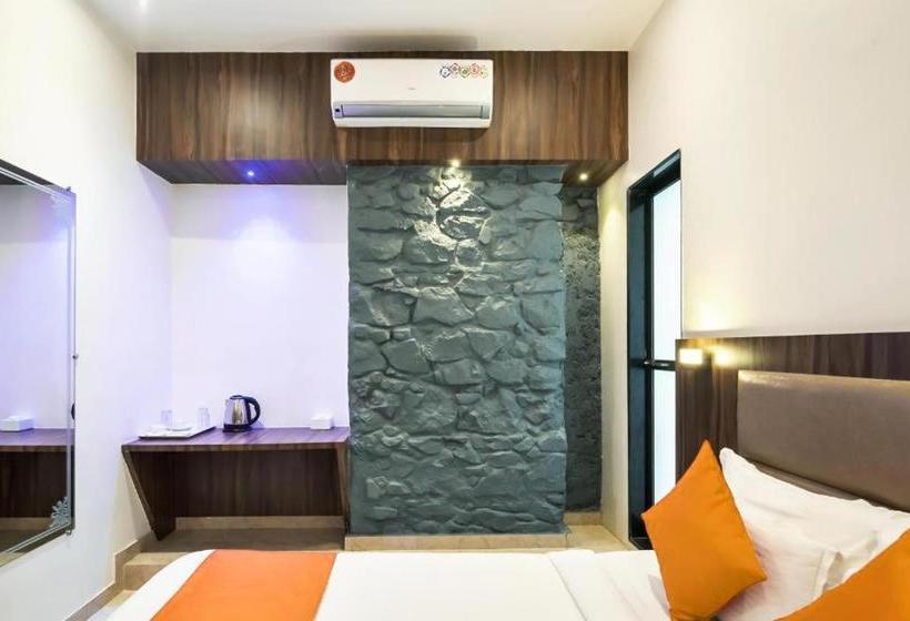 בית מלון כפרי Sea Grand  Colaba