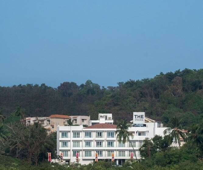 בית מלון כפרי The Park Baga River Goa