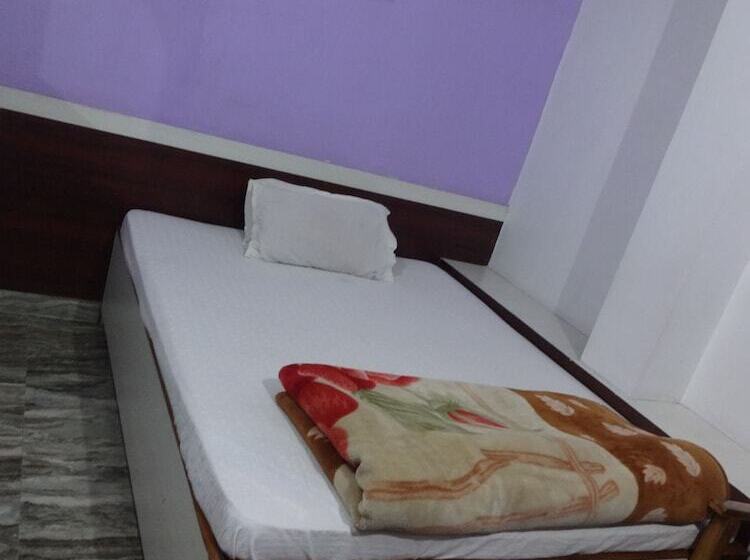 בית מלון כפרי Tribbhuvan