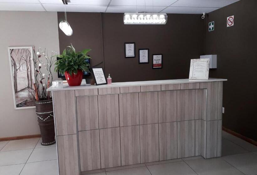 ホテル Tuscany Vryburg