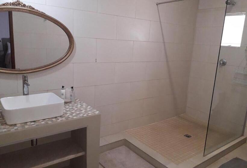 ホテル Tuscany Vryburg