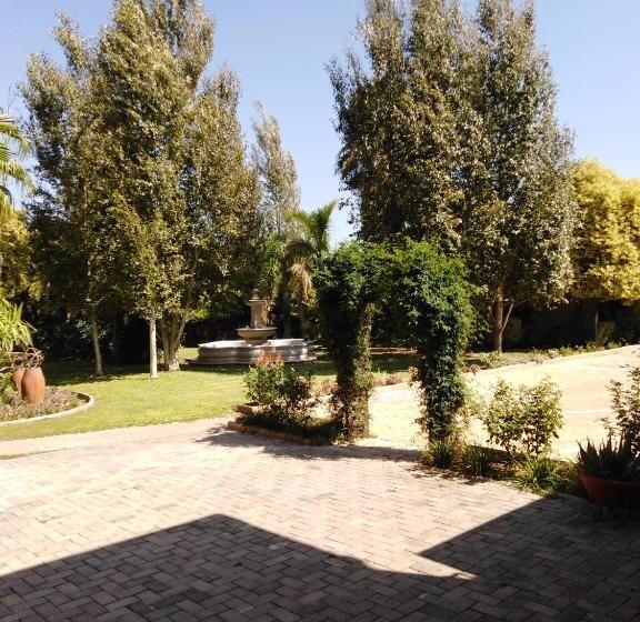 ホテル Tuscany Vryburg