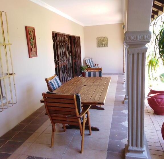 ホテル Tuscany Vryburg