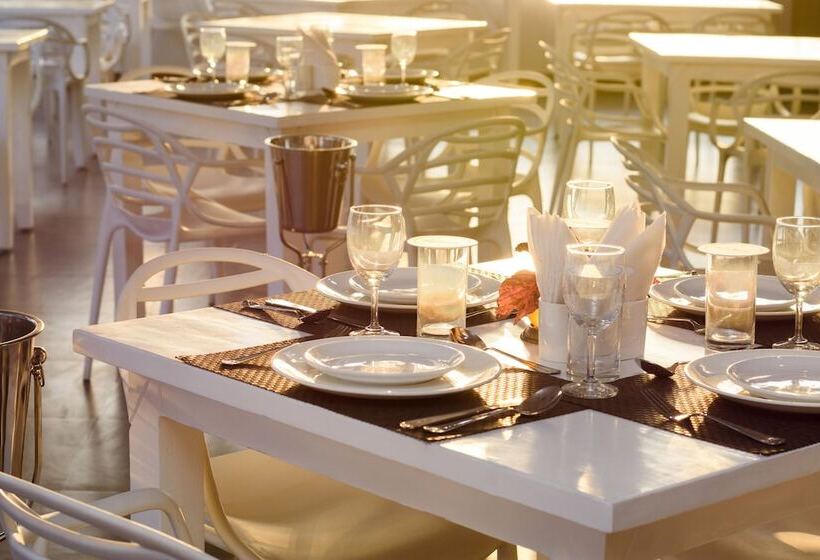 Szálloda White Woods Resort, Morjim