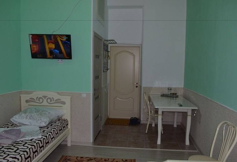 Mini Hotel Uyut On Prospekt Putina 8