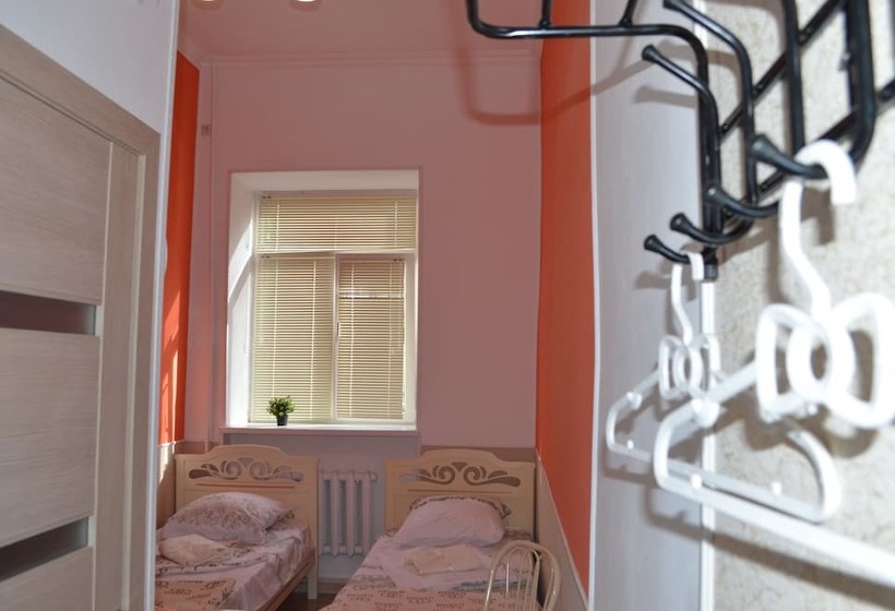 Mini Hotel Uyut On Prospekt Putina 8