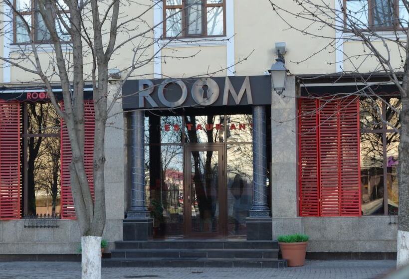 Mini Hotel Uyut On Prospekt Putina 8