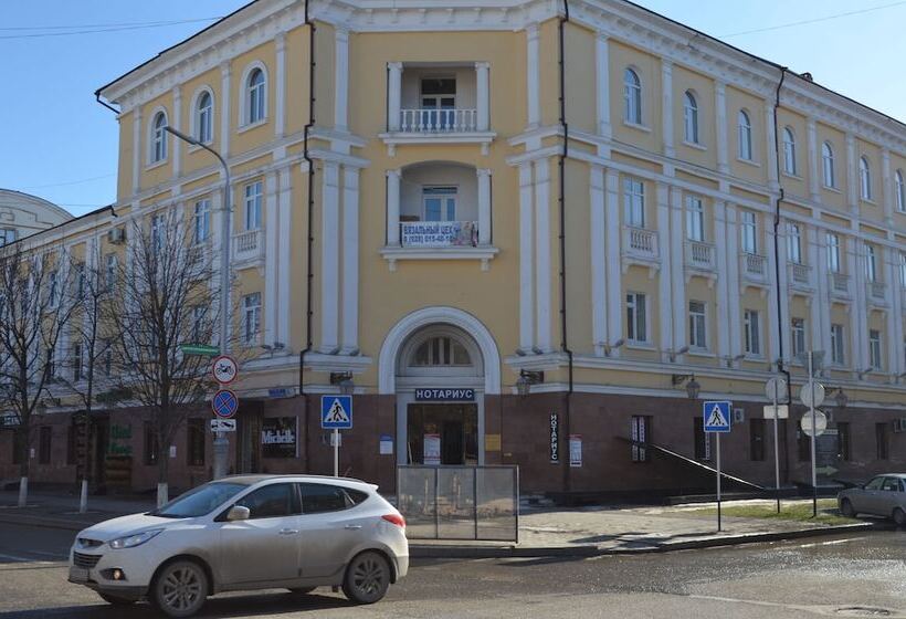 Mini Hotel Uyut On Prospekt Putina 8
