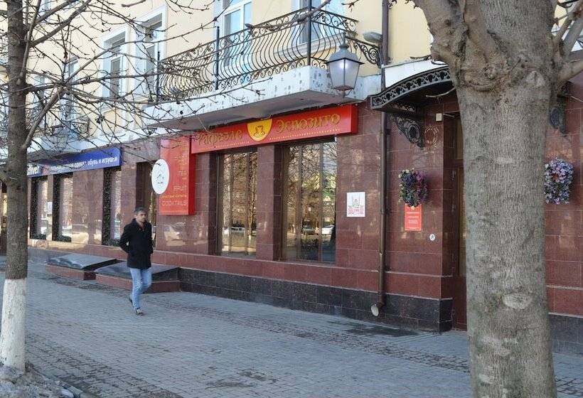 Mini Hotel Uyut On Prospekt Putina 8