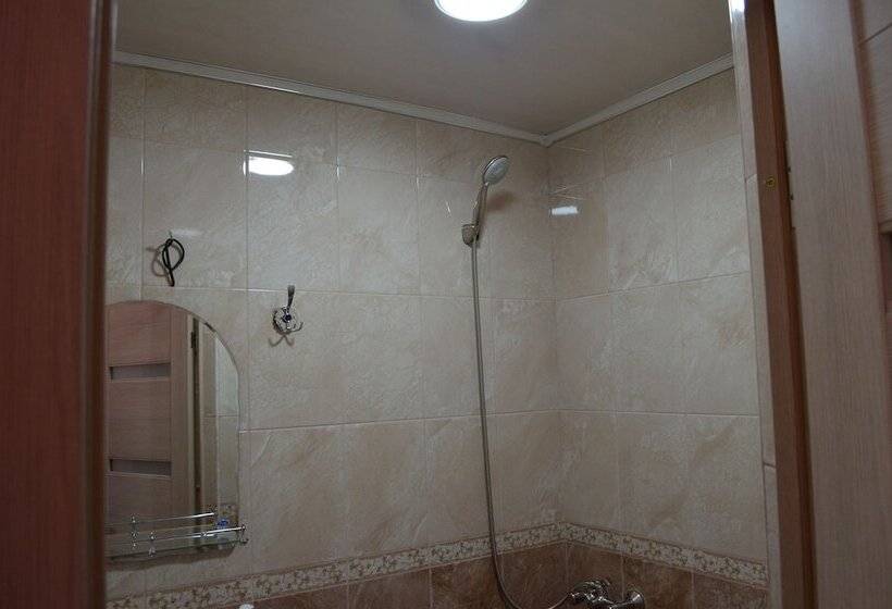 Mini Hotel Uyut On Prospekt Putina 8