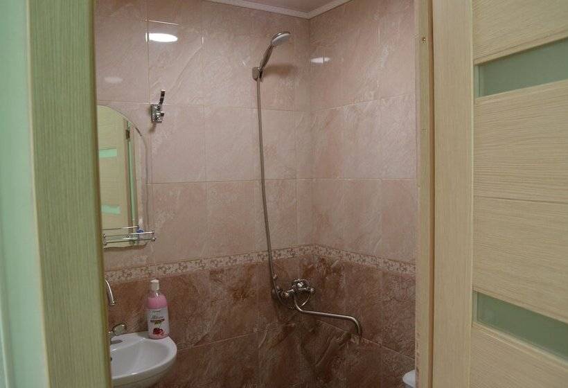 Mini Hotel Uyut On Prospekt Putina 8